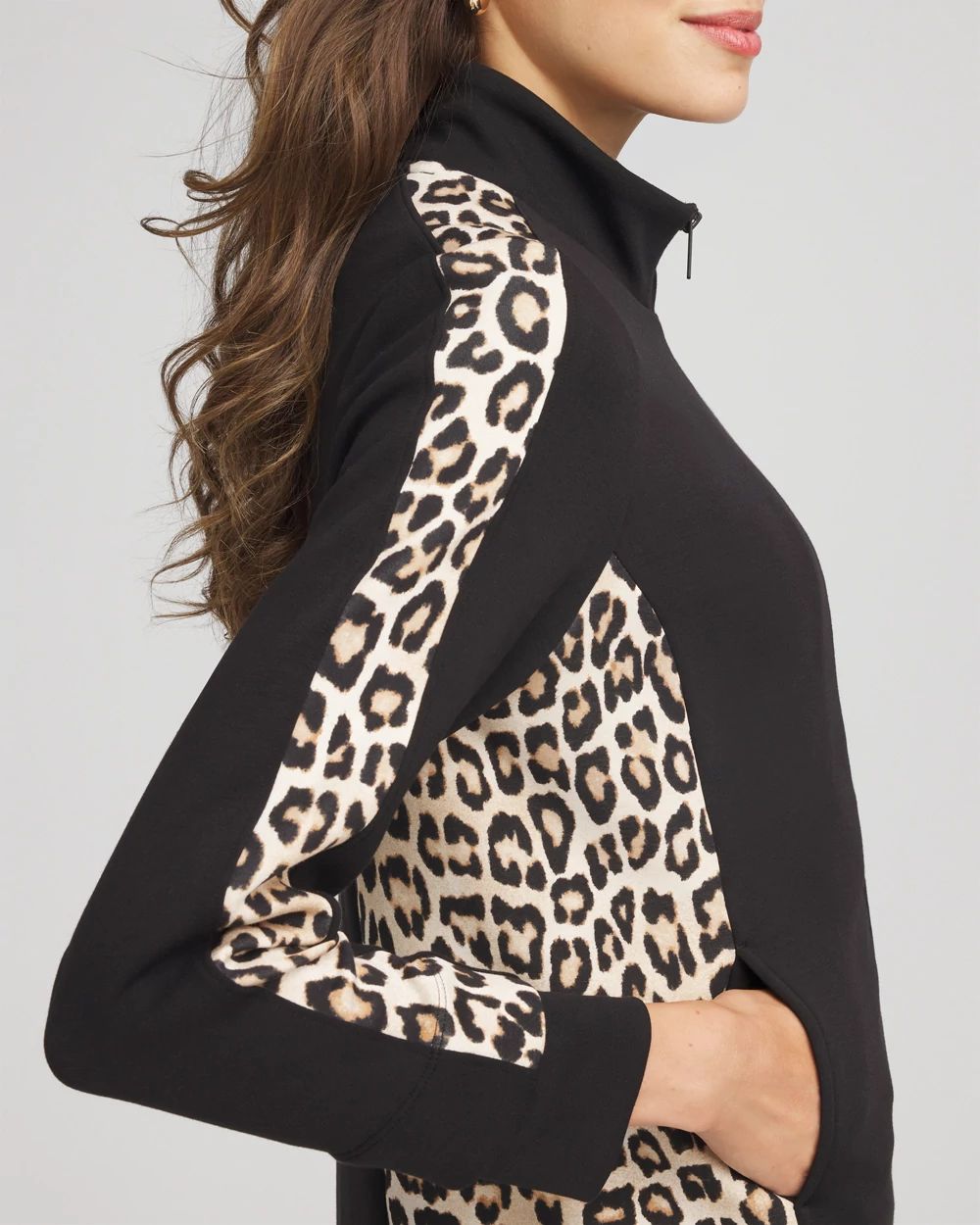 【極美品】plage GIRL CHECK W JACKET サイズ38 Zenergy® Scuba Mockneck Animal Print Jacket | Chico's